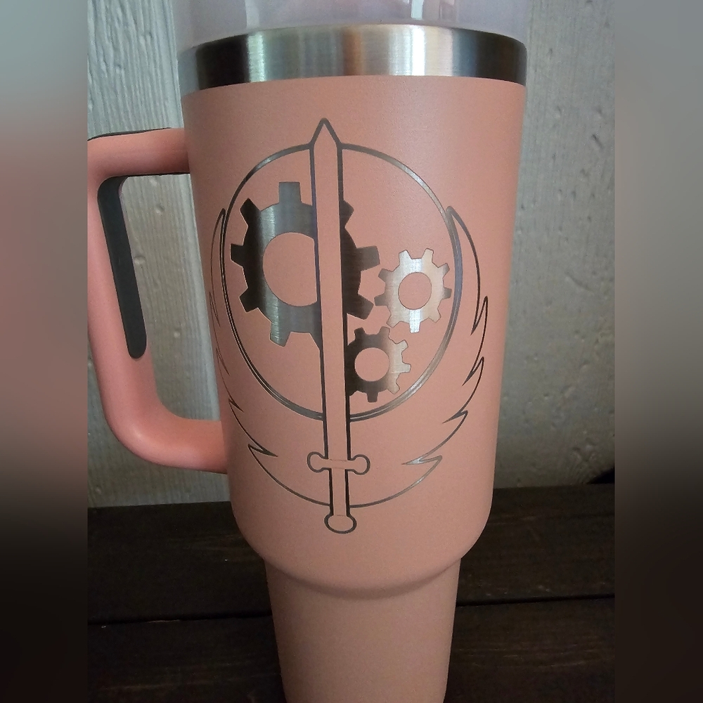 Fallout Nuka Cola/Brotherhood of Steel 40oz tumbler- pink - Picture 3 of 4